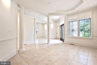 8319 Quarry Manor Terrace in Bethesda, MD - Building Photo - Building Photo