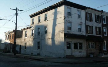 2331 E Huntingdon St in Philadelphia, PA - Building Photo - Building Photo