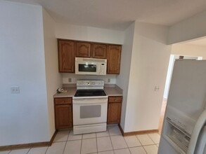 33830 Mills Rd in Avon, OH - Building Photo - Building Photo