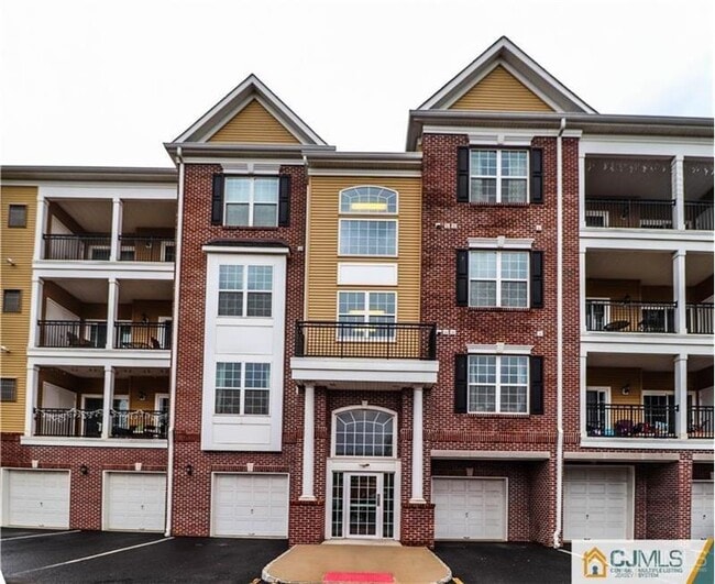 property at 613 Doral Ct