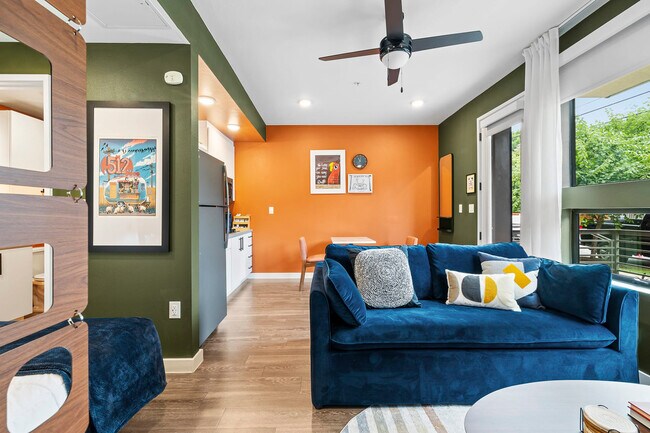 49 Navasota St in Austin, TX - Foto de edificio - Building Photo