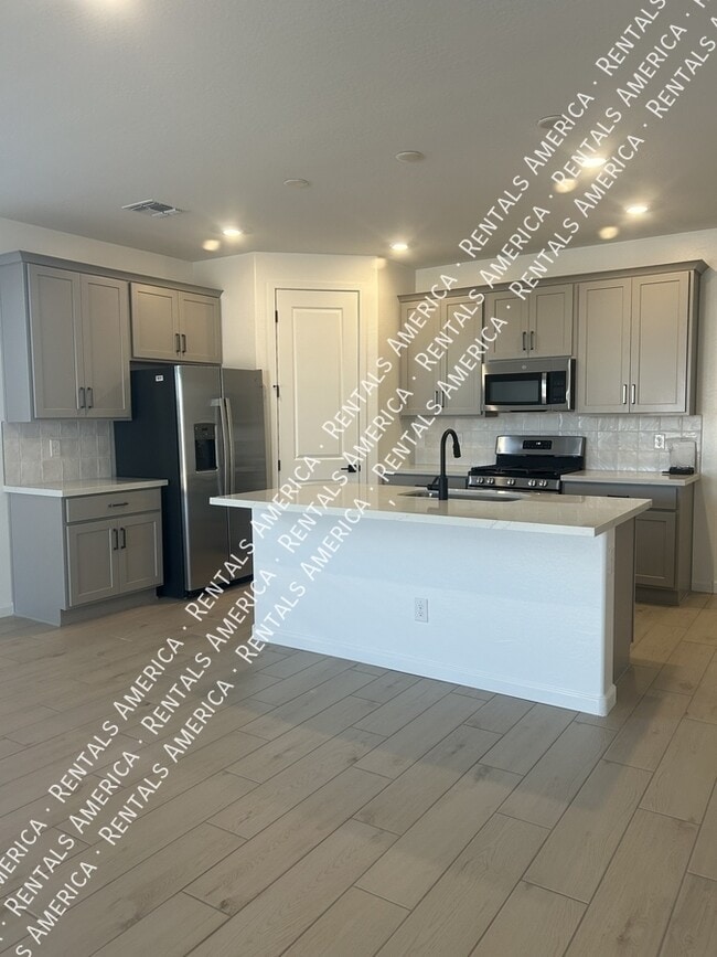 5612 W Buist Ave in Phoenix, AZ - Building Photo - Building Photo