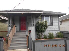 216 Garfield St in Hoquiam, WA - Building Photo