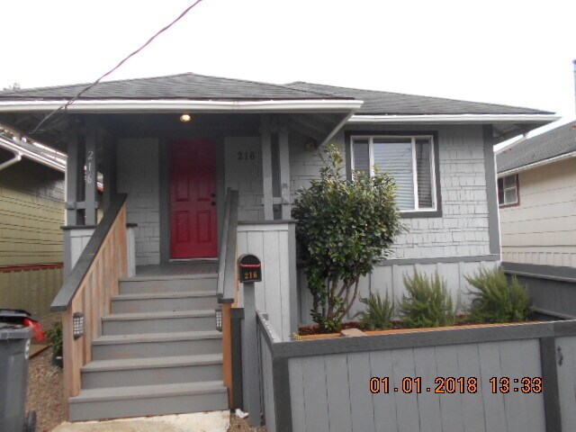 216 Garfield St in Hoquiam, WA - Building Photo