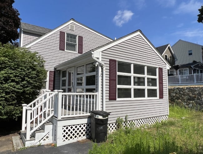 6 Perth Rd in Arlington, MA - Foto de edificio - Building Photo