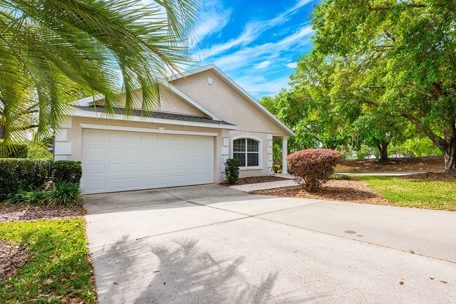 39900 Bayview Dr in Lady Lake, FL - Building Photo - Building Photo