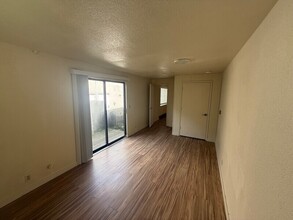 9742 6th Ave NW in Seattle, WA - Building Photo - Building Photo