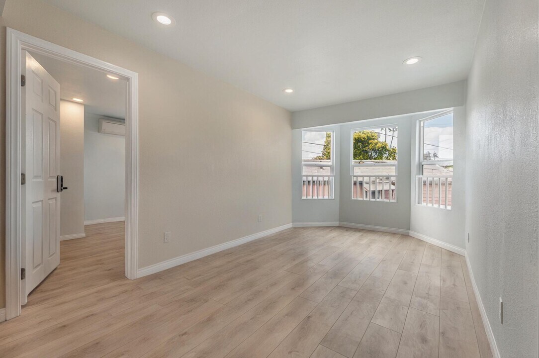 3014 S West View St in Los Angeles, CA - Foto de edificio