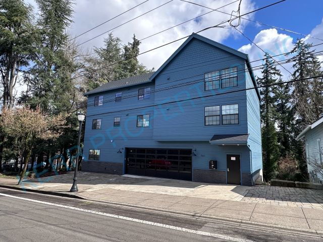 701 Molalla Ave in Oregon City, OR - Building Photo