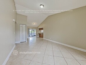 2121 Redleaf Dr in Brandon, FL - Building Photo - Building Photo