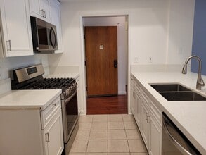 2563 Plaza del Amo, Unit 107 in Torrance, CA - Building Photo - Building Photo