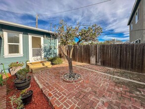 804 El Redondo Ave in Redondo Beach, CA - Building Photo - Building Photo