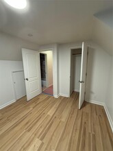 245-16 81st Ave in Queens, NY - Foto de edificio - Building Photo