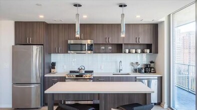 400 Army Navy Dr in Arlington, VA - Building Photo - Building Photo