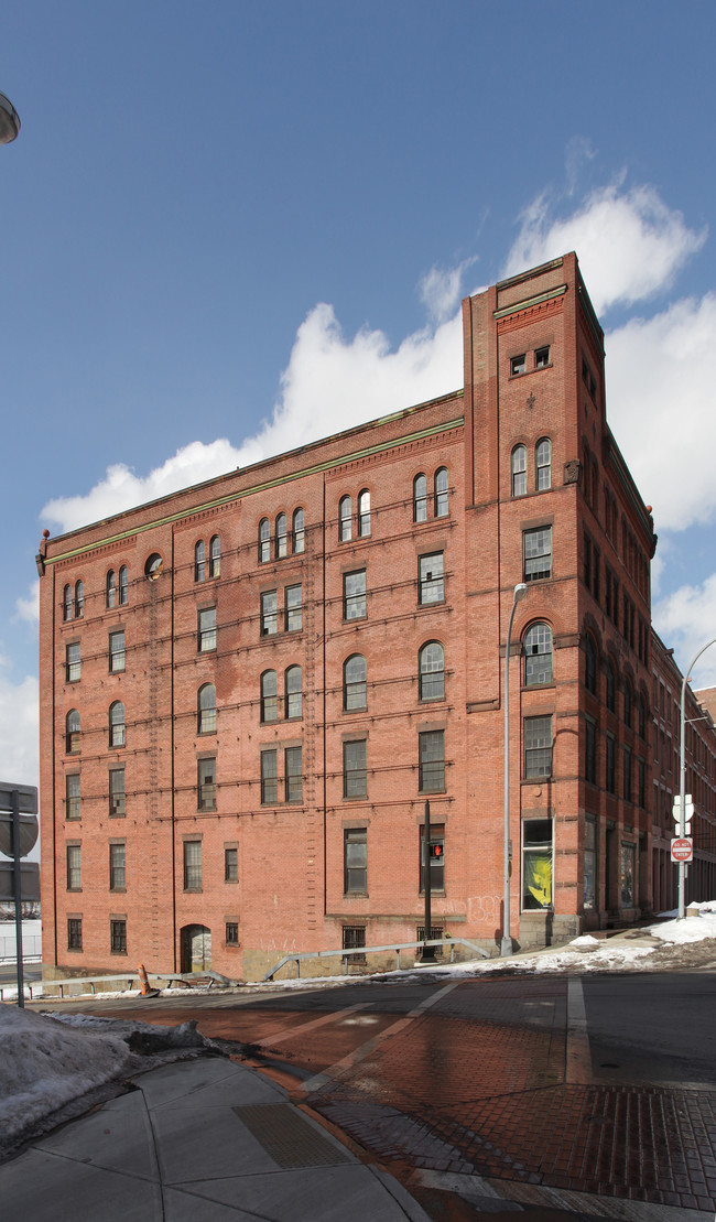 155 River St in Troy, NY - Building Photo - Building Photo