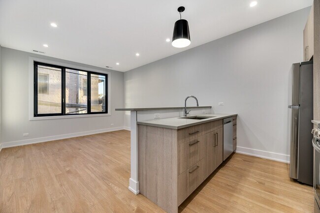 1807 W Division St-Unit -202 in Chicago, IL - Foto de edificio - Building Photo