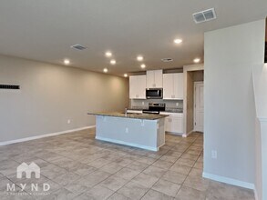 7649 Intrepid Rd in Wesley Chapel, FL - Building Photo - Building Photo