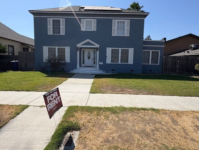 property at 209 E 11th St