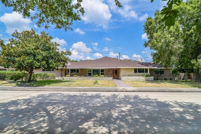 3318 N Braeswood Blvd