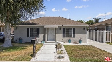 923 W Orange Grove Ave in Burbank, CA - Building Photo - Building Photo