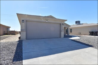 13744 Flora Vista Ave in Horizon City, TX - Building Photo - Building Photo