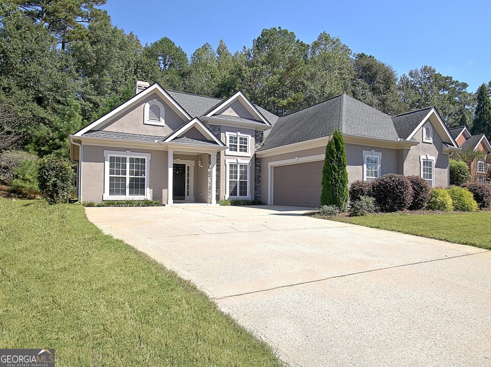 110 Freeman Forest Dr in Newnan, GA - Building Photo