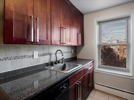 Whitehouse Apartments in Bloomfield, NJ - Building Photo