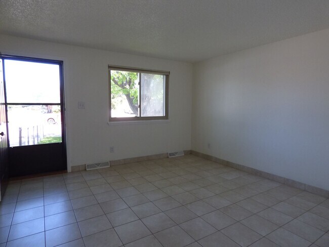 251-253 St Clair Ave in Longmont, CO - Building Photo - Building Photo