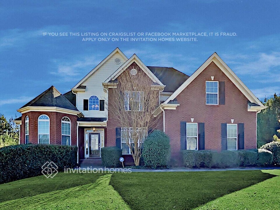 460 Nora Dr in Fayetteville, GA - Foto de edificio