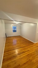 87 Palm St in Lindenhurst, NY - Building Photo - Building Photo