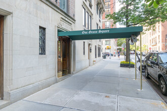 1 Gracie Sq in New York, NY - Building Photo - Building Photo