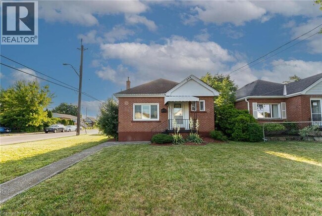 122 Glencarry Ave in Hamilton, ON - Building Photo - Building Photo