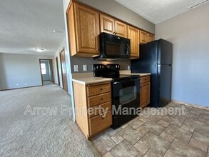 208 E 5th St in York, NE - Foto de edificio - Building Photo