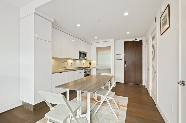 45 Sutton Square SW, Unit 1111 in Washington, DC - Building Photo - Building Photo