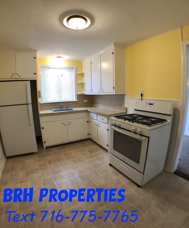 6 Concord Pl in Cheektowaga, NY - Building Photo - Building Photo