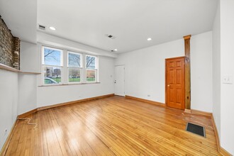 1202 W Huron St in Chicago, IL - Building Photo - Building Photo