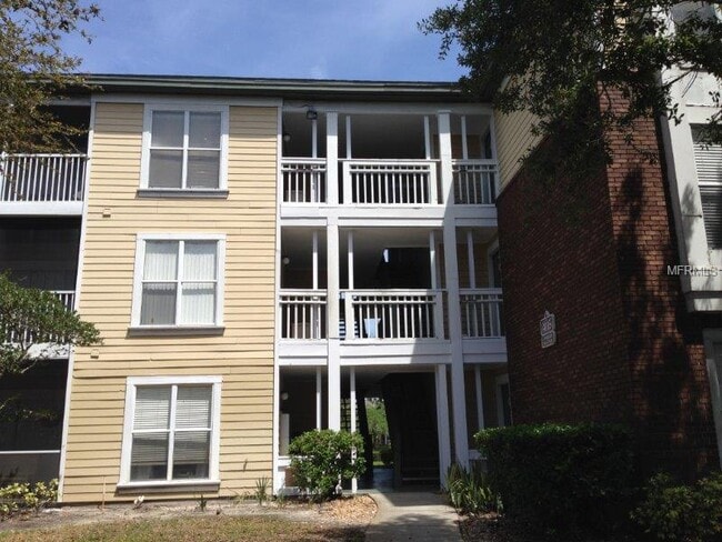property at 4115 Chatham Oak Ct