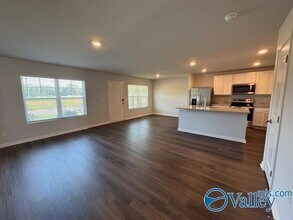 21408 Old Poseidon Ln in Athens, AL - Foto de edificio - Building Photo