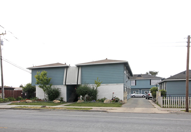 Pajaro Apartments in Salinas, CA - Foto de edificio - Building Photo