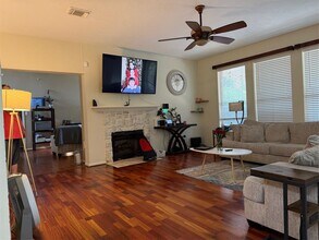 3619 Hanover Cir in Pearland, TX - Building Photo - Building Photo
