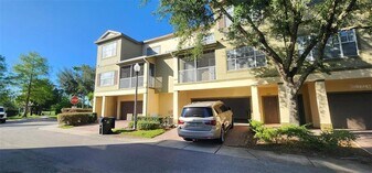 2316 Grand Central Pkwy in Orlando, FL - Building Photo