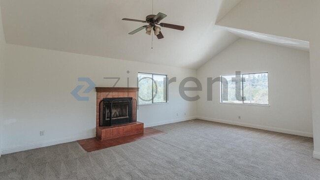 196 Browns Valley Rd in Watsonville, CA - Building Photo - Building Photo