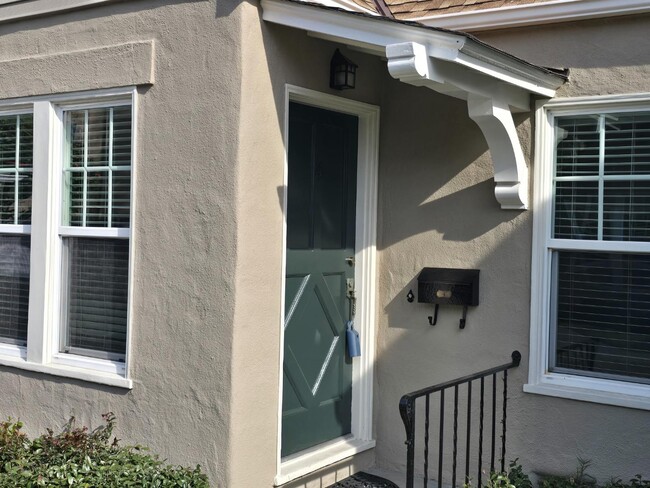 1218 Bellevue Ave in Burlingame, CA - Building Photo - Building Photo