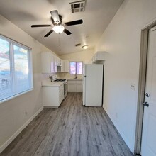 2968 Pay Less Ct in Las Vegas, NV - Building Photo - Building Photo