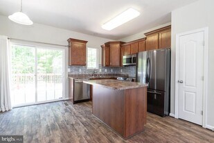 6810 Warfield St in Glen Burnie, MD - Building Photo