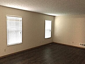 195 Leasure Dr in Pickerington, OH - Building Photo - Building Photo