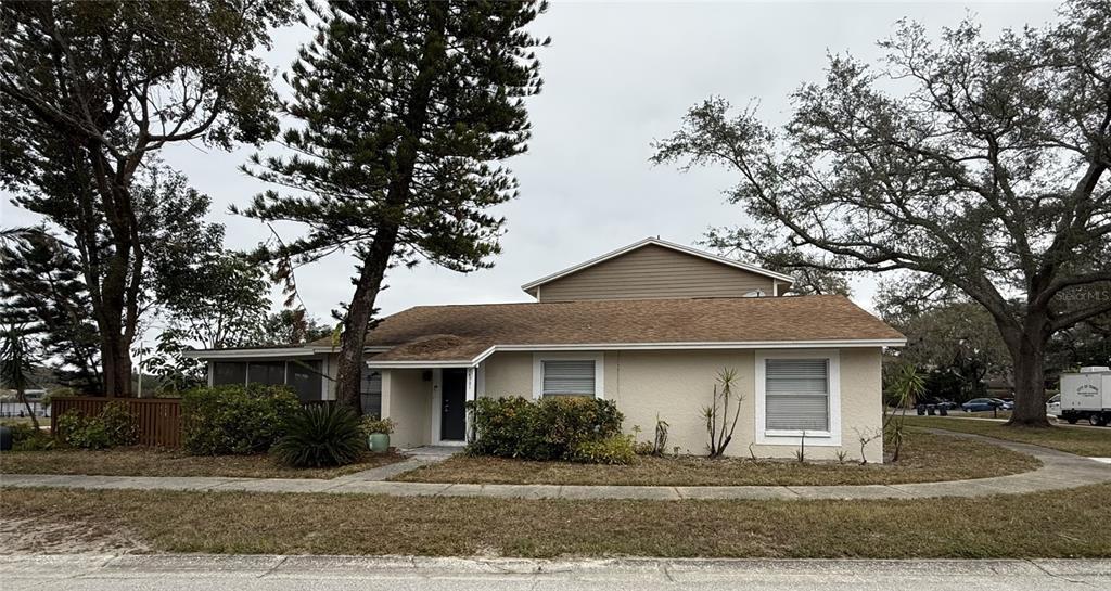 14731 Pine Glen Cir in Lutz, FL - Building Photo