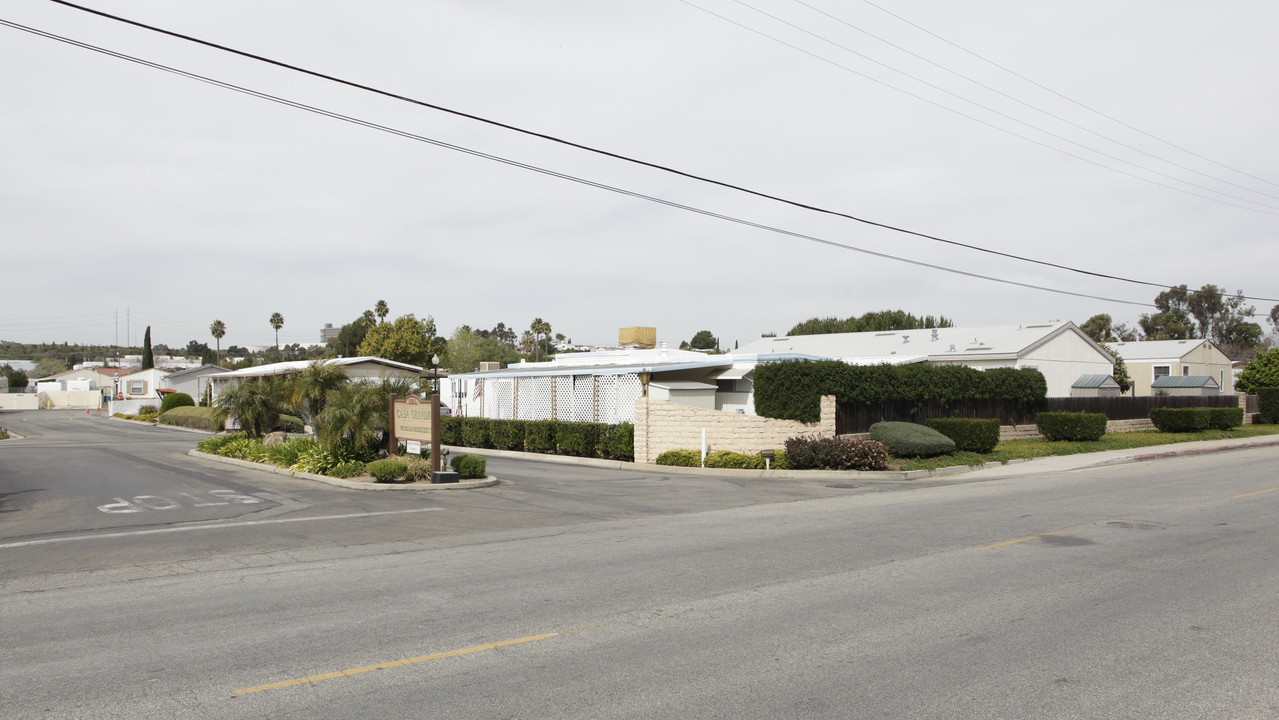 Casa Grande in Escondido, CA - Foto de edificio