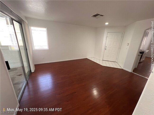 property at 1533 Linnbaker Ln