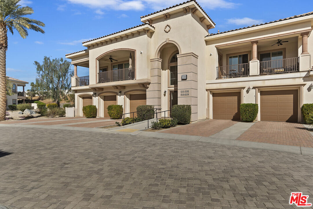 2207 Via Calderia in Palm Desert, CA - Building Photo